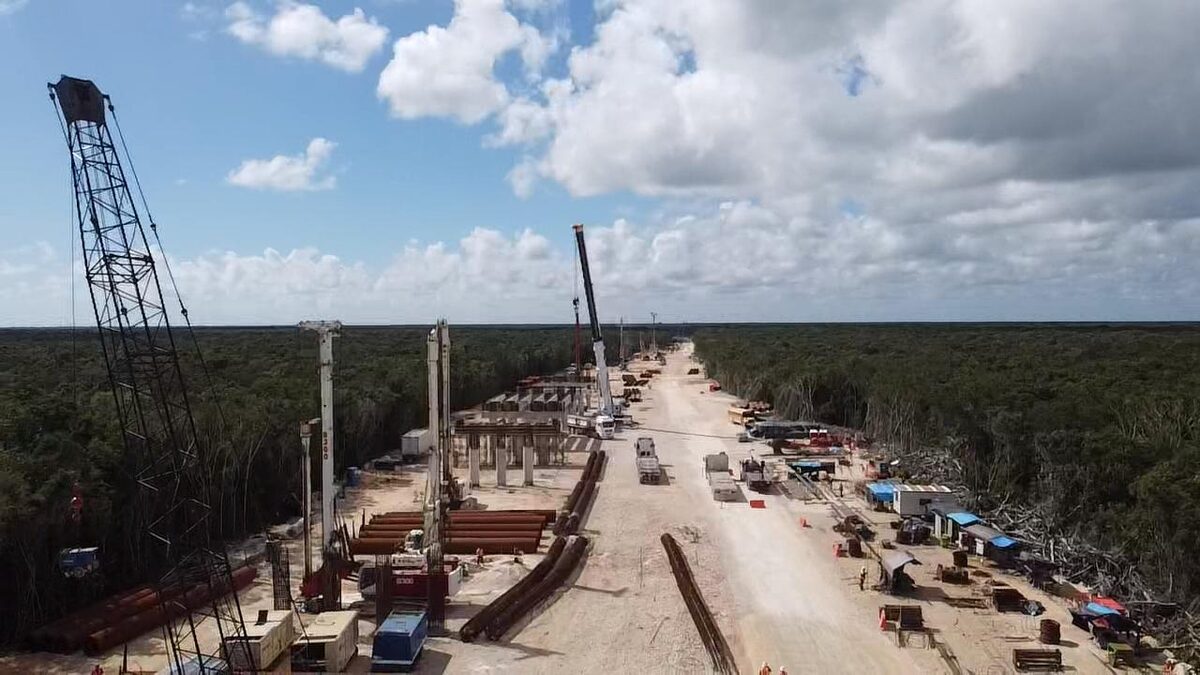 Perforación de pilas de cimentación para el viaducto del Tren Maya